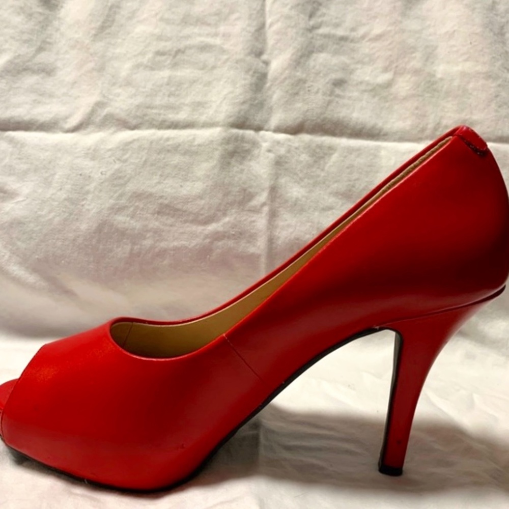 Women’s Red Rockports size 6M